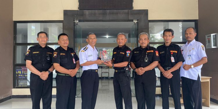 Camat Ajak Senkom Mitra Polri sukseskan Program Regsosek Untuk Mengetahui Kondisi Ekonomi, Serta Tingkat Kesejahteraan