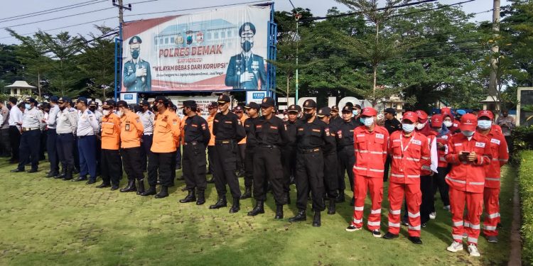 Polres Demak Menggelar Apel Konsolidasi Dalam Rangka Penutupan Operasi Lilin Candi 2022
