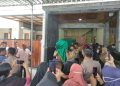 Senkom Mitra Polri Bersama Anggota Polresta Surakarta Mengantarkan Jenazah Ke Peristirahatan Terakhir Putra Pak Bhabin