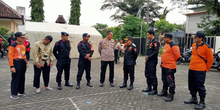 Ketua Umum Senkom Mita Polri Peduli Siap Sigap Membantu Logistik dan Tenda