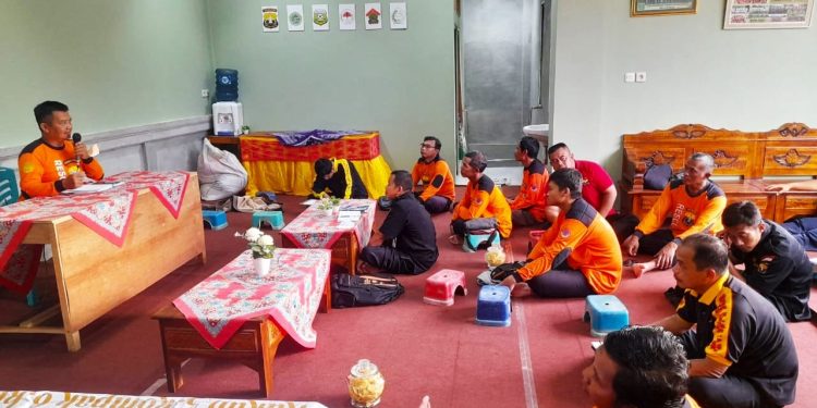 Gunung Merapi Erupsi, Senkom Mitra Polri Magelang Adakan Koordinasi