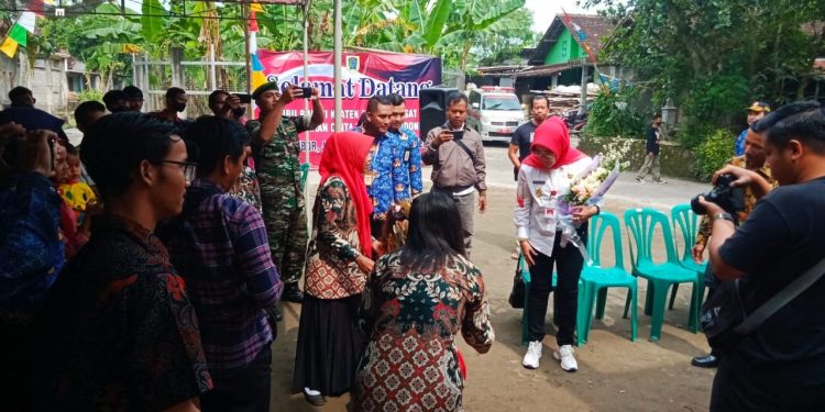 Senkom Bersama TNI Polri Mengamankan Kunjungan Bupati Klaten dalam Peresmian Gedung Paud