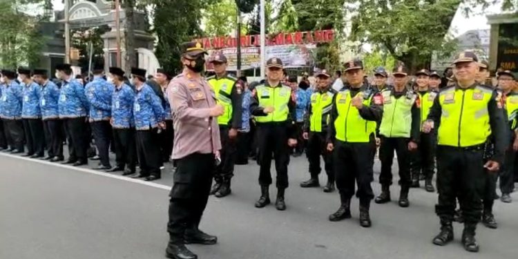 Senkom Mitra polri  Hadiri Gelar Pasukan Operasi Ketupat Candi 2023 di Balai kota Semarang