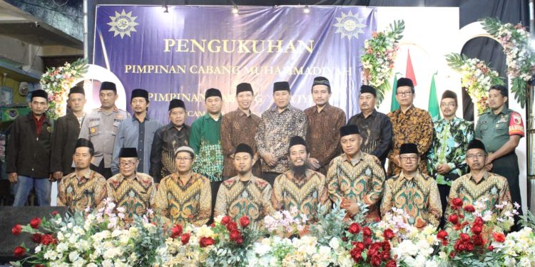 Ketua PC LDII Beri Ucapan Selamat pada Pengukuhan Pengurus Pimpinan Cabang Muhamadiyah Aisyiyah Balongbendo