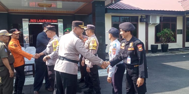 Senkom Mitra Polri Lampung Barat Ikuti Apel Gelar Pasukan Ops Mantap Brata Krakatau 2023-2024