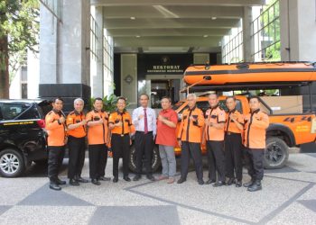 Universitas Brawijaya Malang Hibahkan Perahu Karet kepada Senkom Mitra Polri