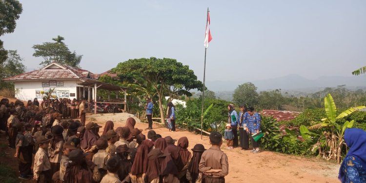 SD Negeri 1 Basungan Peringati Hari Pahlawan 2023