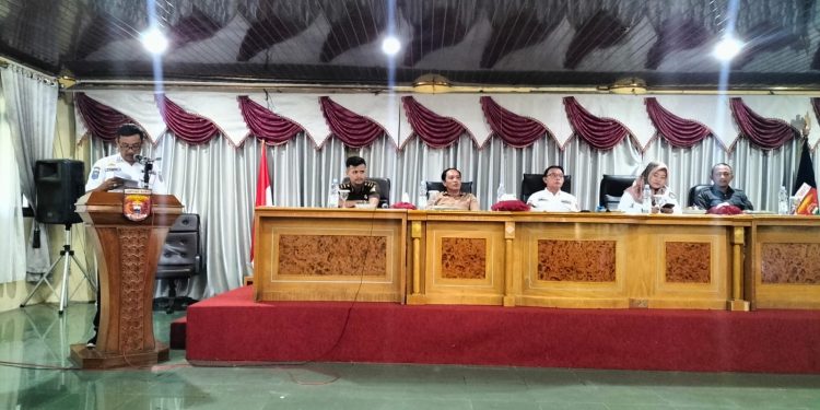 Badan Kesbangpol adakan Kegiatan Forum Komunikasi Sosial Politik Dalam Rangka Sukses Pilkada Serentak Tahun 2024.