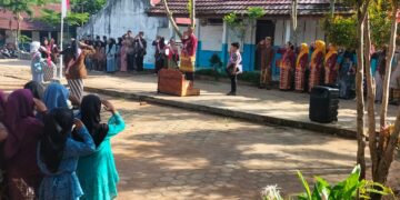 SD NEGERI 1 BASUNGAN dan SMP NEGERI 1 PAGAR DEWA Peringati HARDIKNAS 2026