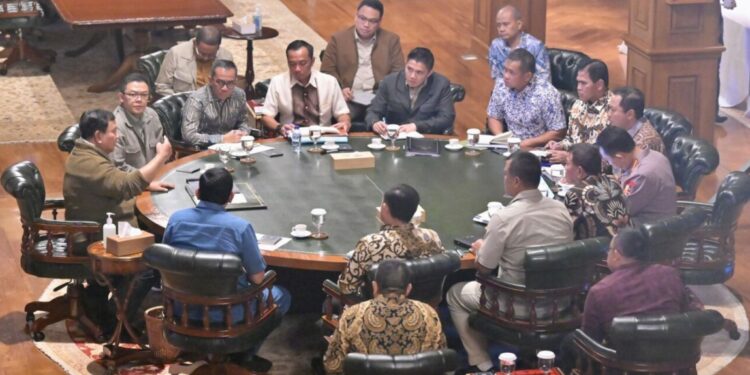 Ratas di Hambalang, Presiden Prabowo Bahas Aspirasi Pekerja hingga Peran Kampus untuk Bangun Daerah