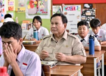 Presiden Prabowo Tinjau Pelaksanaan Program MBG di SMPN 111 Jakarta