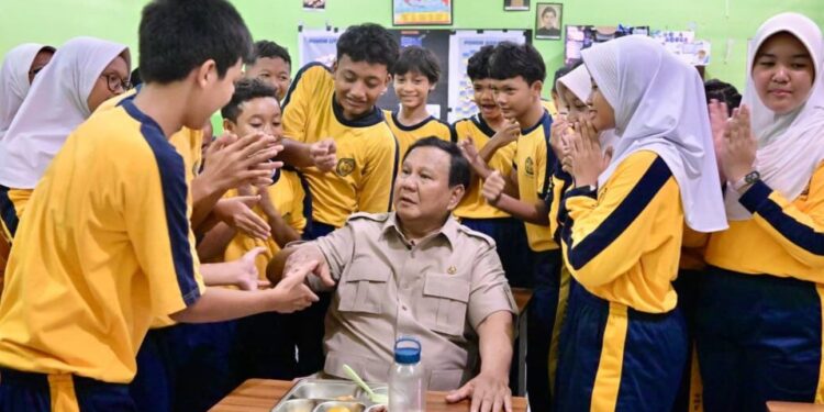 Dari Ruang Kelas SMPN 111 Jakarta, Cita-Cita Besar Menggema di Hadapan Presiden Prabowo